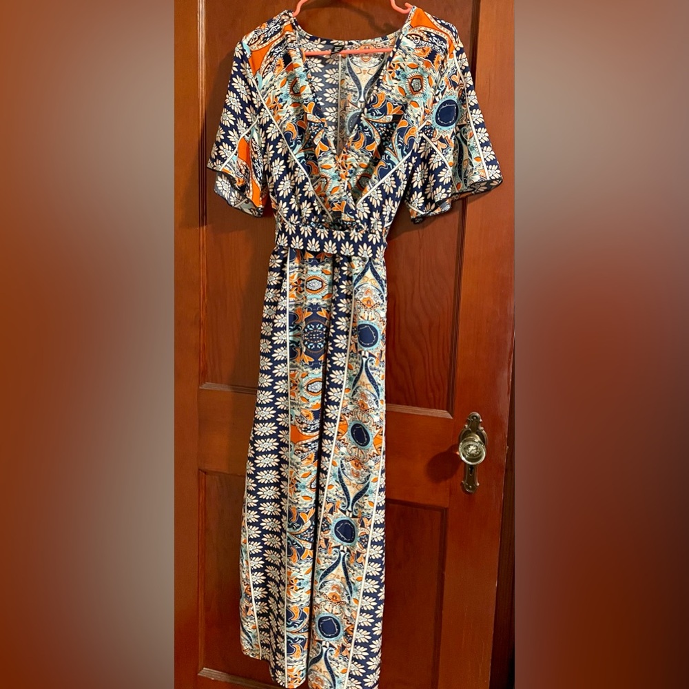 Maxi multi color pattern dress with belt